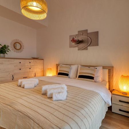 Relaxation Station - My Charming, Cosy&Inviting Apt - Smart Thermostat - Private Parking - Ior Park - Long Term Price Cuts Bukarest Eksteriør billede
