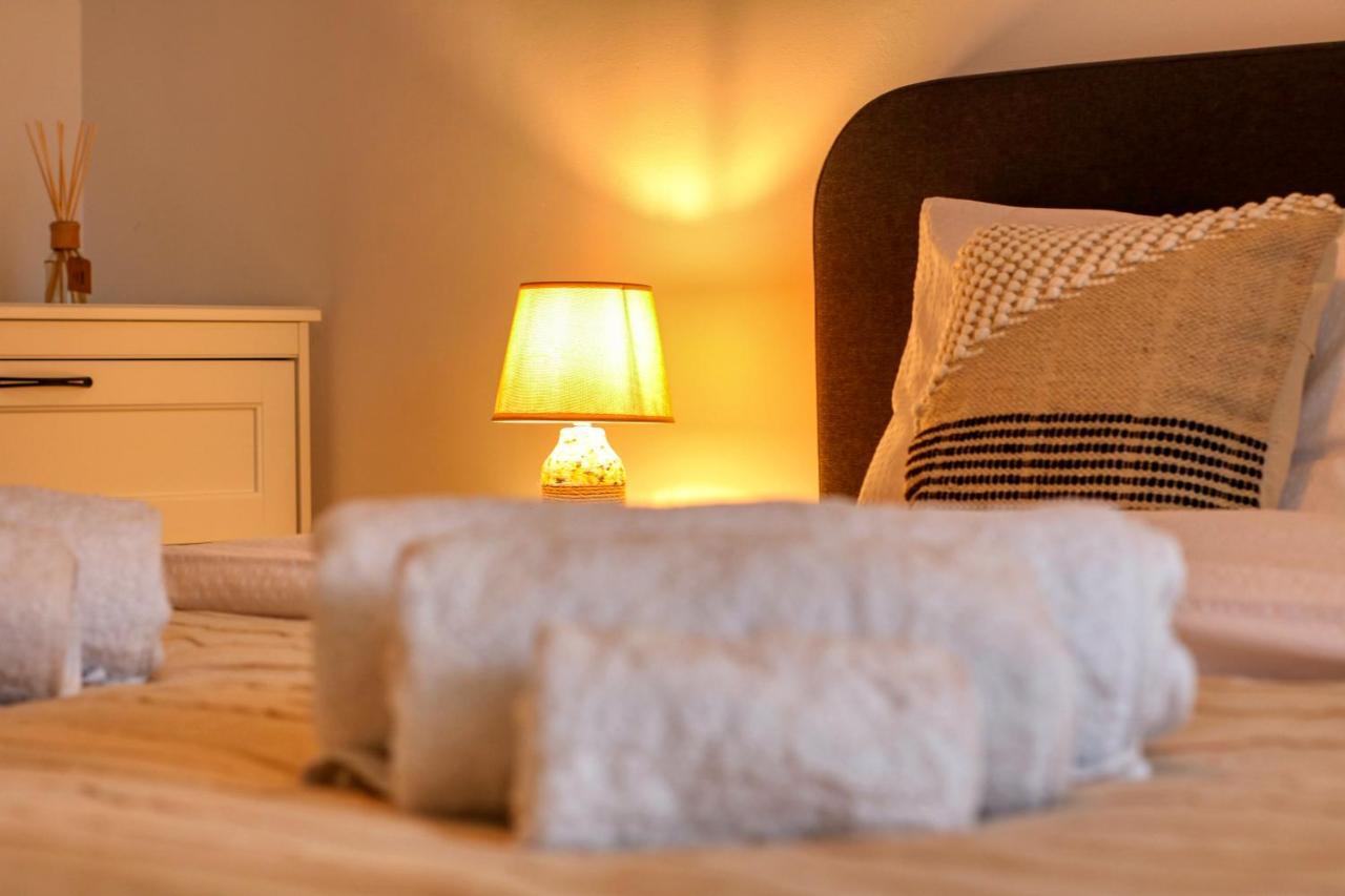 Relaxation Station - My Charming, Cosy&Inviting Apt - Smart Thermostat - Private Parking - Ior Park - Long Term Price Cuts Bukarest Eksteriør billede